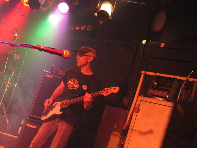 Supporting  Hayseed Dixie - 07/11/2004